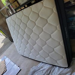 Full Size Bed Frame & Mattress 