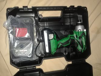 Hitachi 18 volt impact driver kit with battery charger and hard shell case