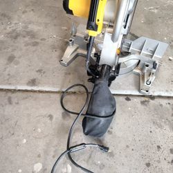 DW 713 10" Compound Meter Saw