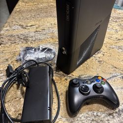 Microsoft Xbox 360 S 250GB Console Gaming System Black 1439