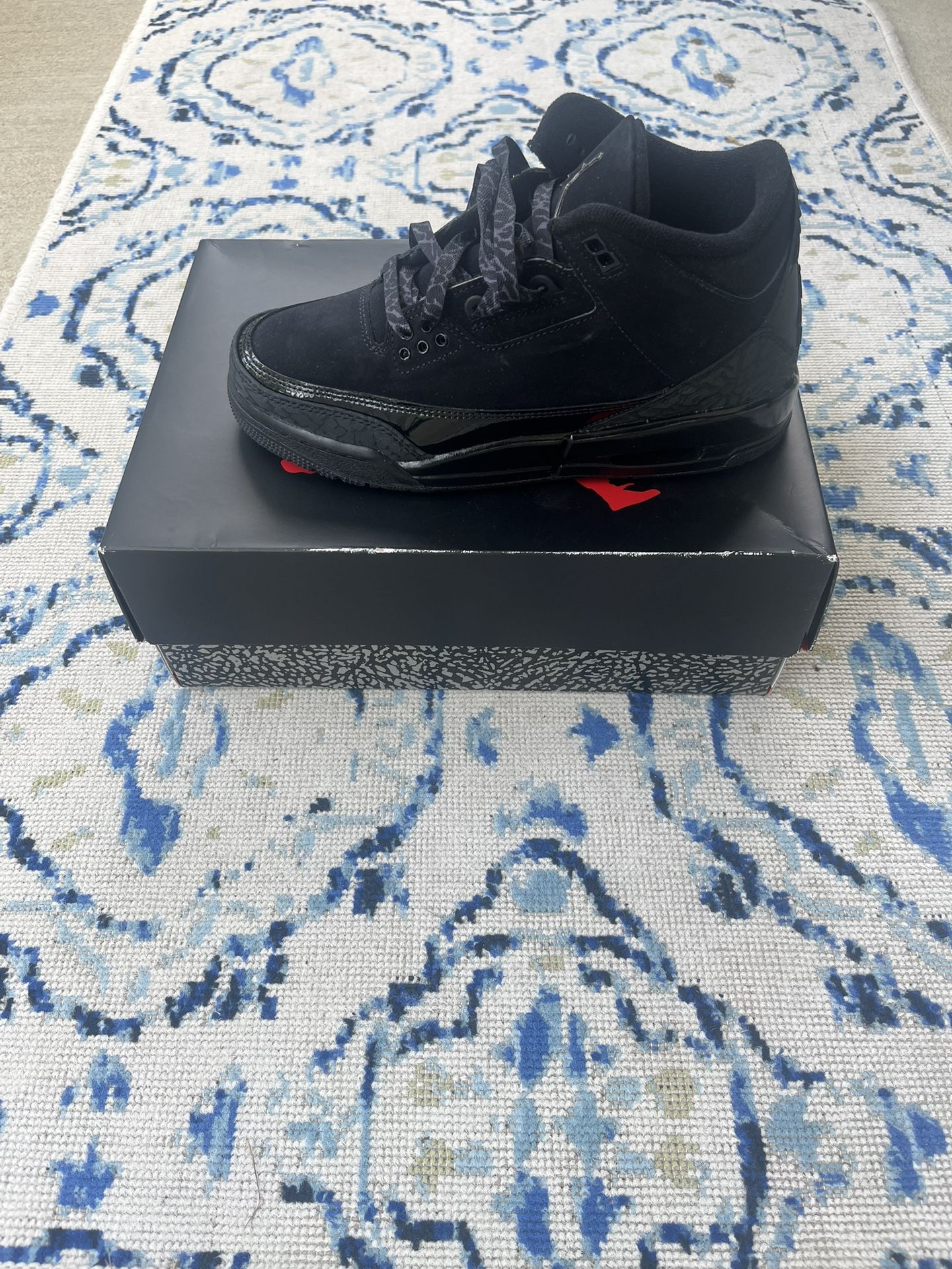 Jordan 3 Black Cat Size 6 Y/ 7.5 W