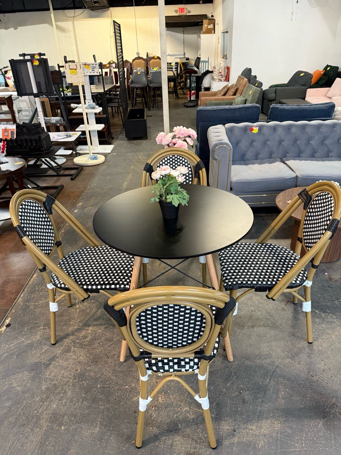 🔥Set of 3🔥French Cafe Chairs: UV & Water-Resistant, Aluminum Frame whit 31.5" Round Bistro Dining Table with Wooden Legs 💰199$
