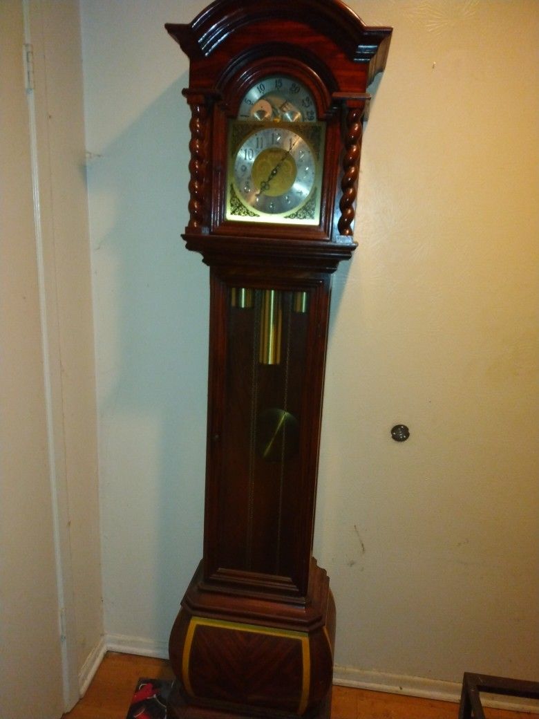  a Herschede Model 1223