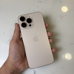 iPhone 16 Pro Max - 512gb - Unlocked - 100% Health - Mint Condition 