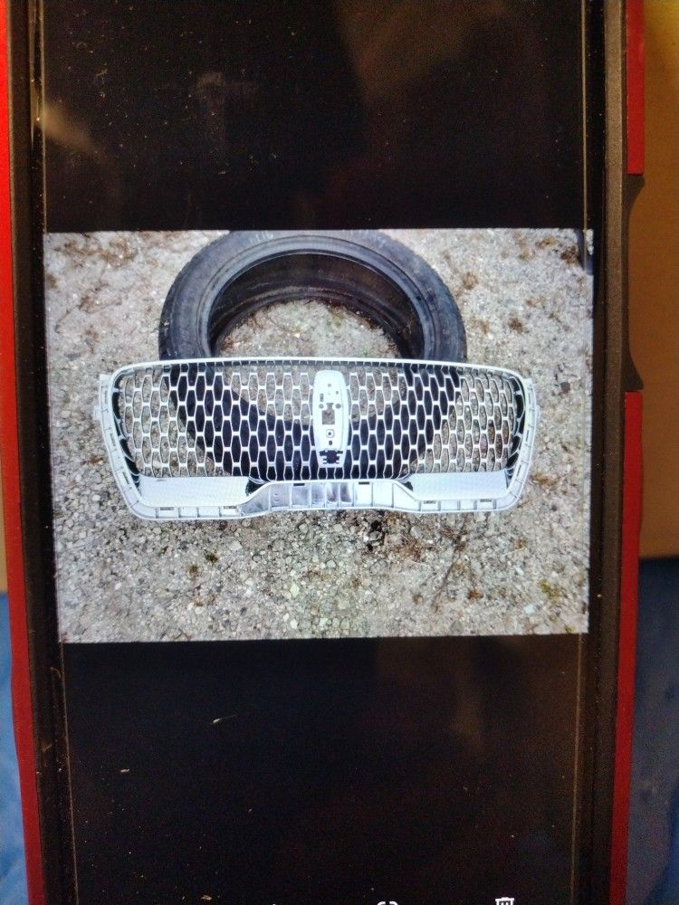 Front Chrome Grill For 20/20 To 2023 Lincoln Aviator Excellent Condition OEM Part