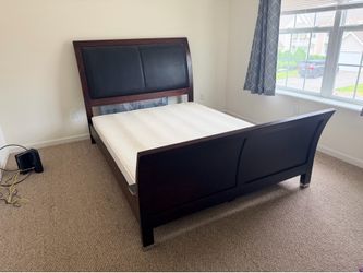 Queen headboad/footboard/platform/box spring