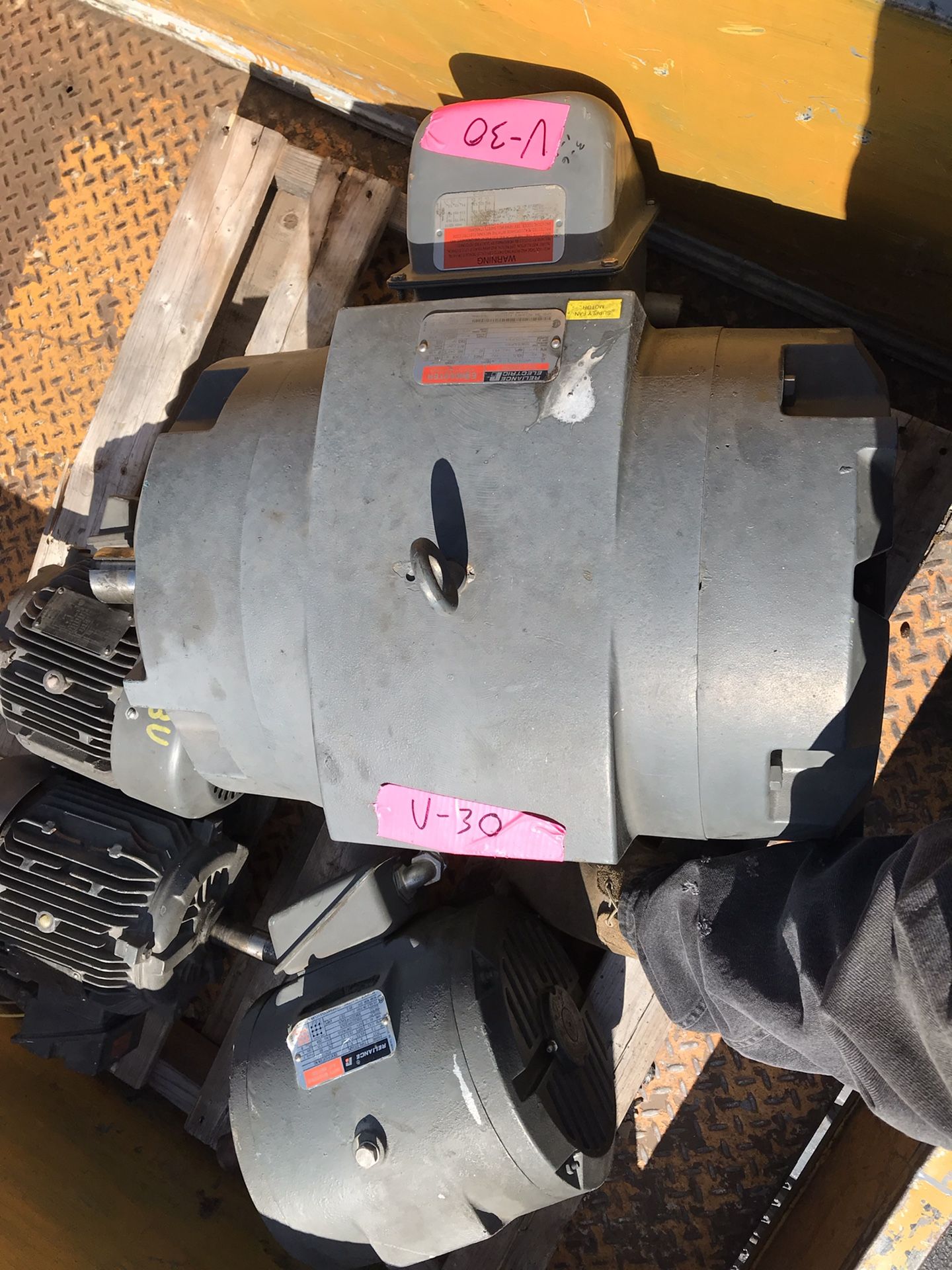40 hp electric motor 1800 rpm 230/460 volts
