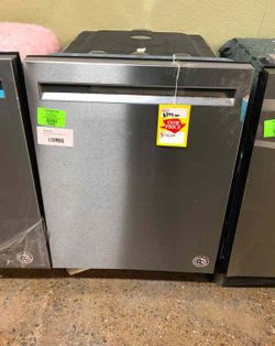 Brand New Kitchenaid Dishwasher Stainless (Model:KDFE104HPS) 4Y