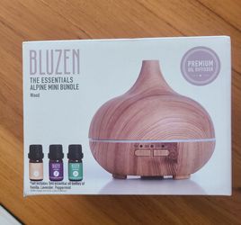 BluZen Essential Oil Diffuser Bundle – New, Includes 3 Oils