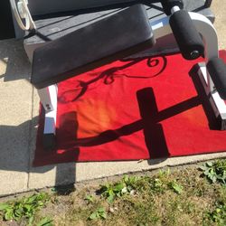 POWERLINE SITUP BENCH. EXCELLENT CONDITION 
11525 S HALSTED DUNKIN DONUTS/7111. S WESTERN WALGREENS 
35$   CASH ONLY AS IS