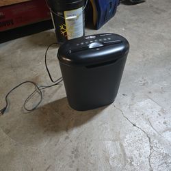 Gear Head Paper Shredder