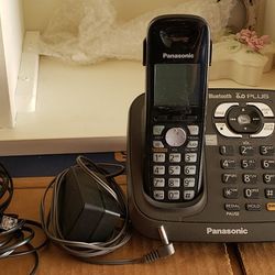Cordless phone, Panasonic Bluetooth 6.0 Plus, wall-mount or desktop