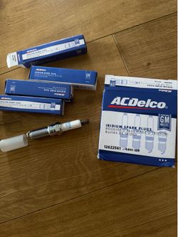 AC Delco spark plugs 4pcs