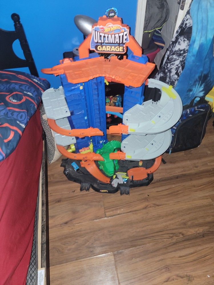 Hot Wheels Ultimate Garage
