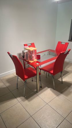 Dinning room table with 4 chairs