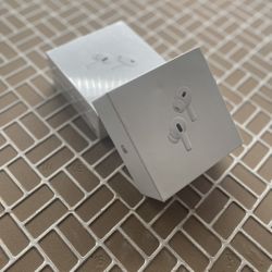 Apple AirPod Pro Gen 2 With Charging Case