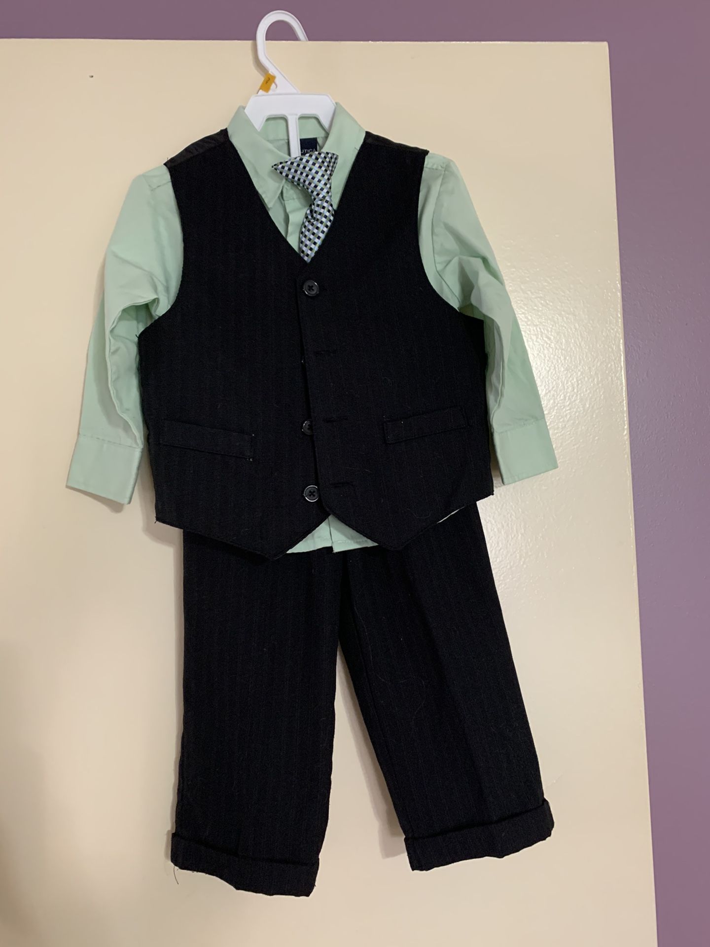 Nautica boys suit - 3T