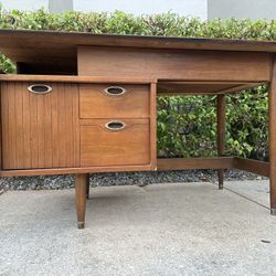 Vintage mid century 1960’s floating desk mainline Hooker USA