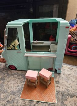 American  girl doll  food  truck