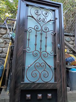 Puerta de metal