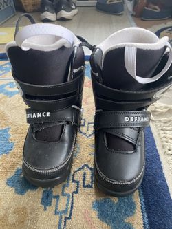 Kids Size 2 Snowboard Boots