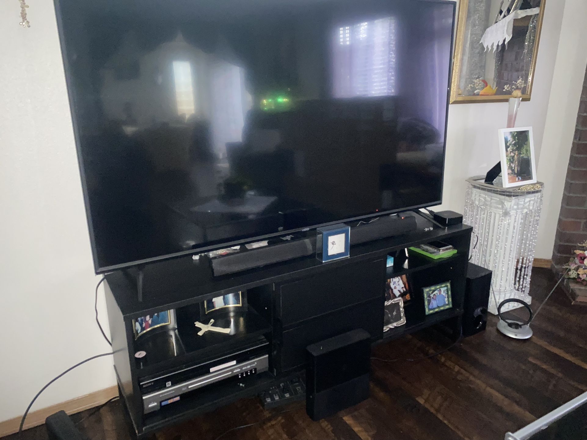 Vizio 65” Smart tv