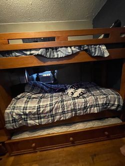 Triple bunk