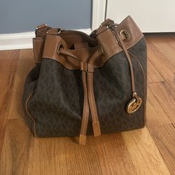 Micheal Kors Vintage leather bucket bag