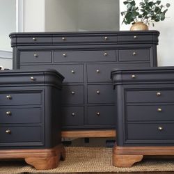 Bedroom Set Dresser and Two Nightstands