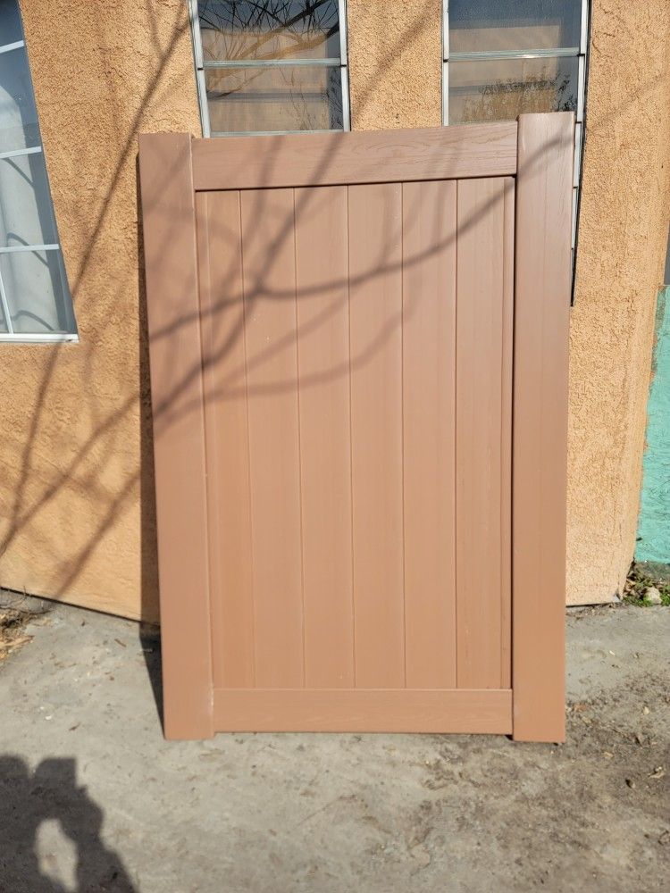 Vinyl Fence Gate