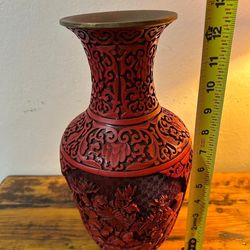 HERMOSO JARRON ANTIGUO DE BRONCE A RELIEVE