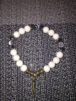 Gold tone evil eye blue bead key charm bracelet $6