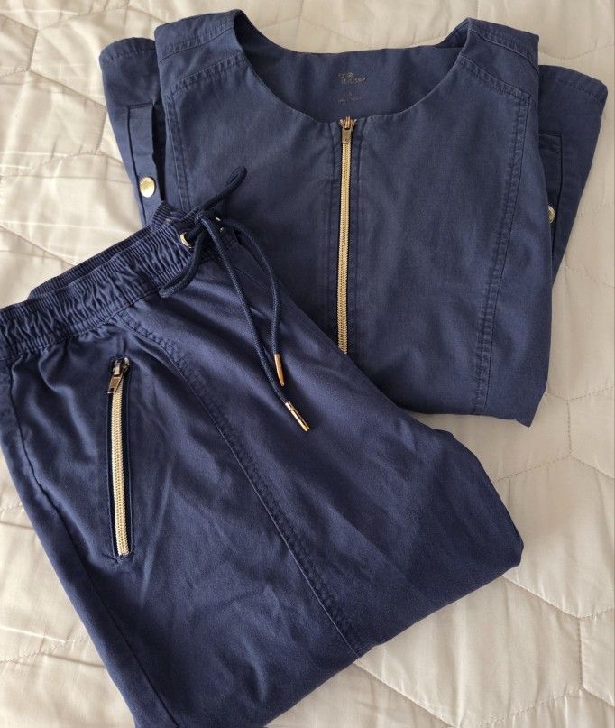 Jaanuu Scrub Set – Navy Blue, Size Small (Top & Bottom)