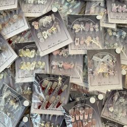 $5(buy 4 Get 1 Free) Press On Nails 💅 