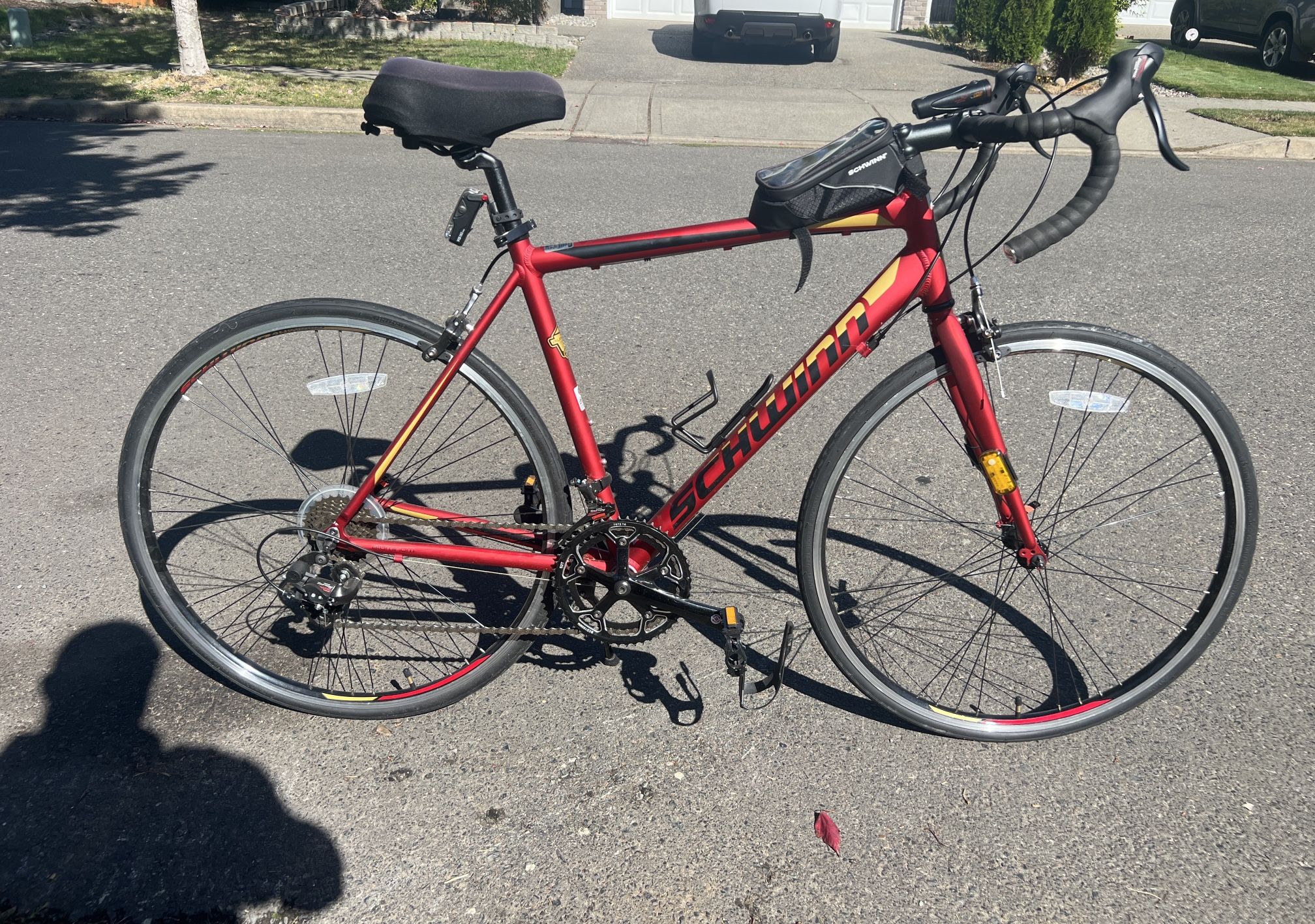 Schwinn Men's Volare 1400 700c/28
