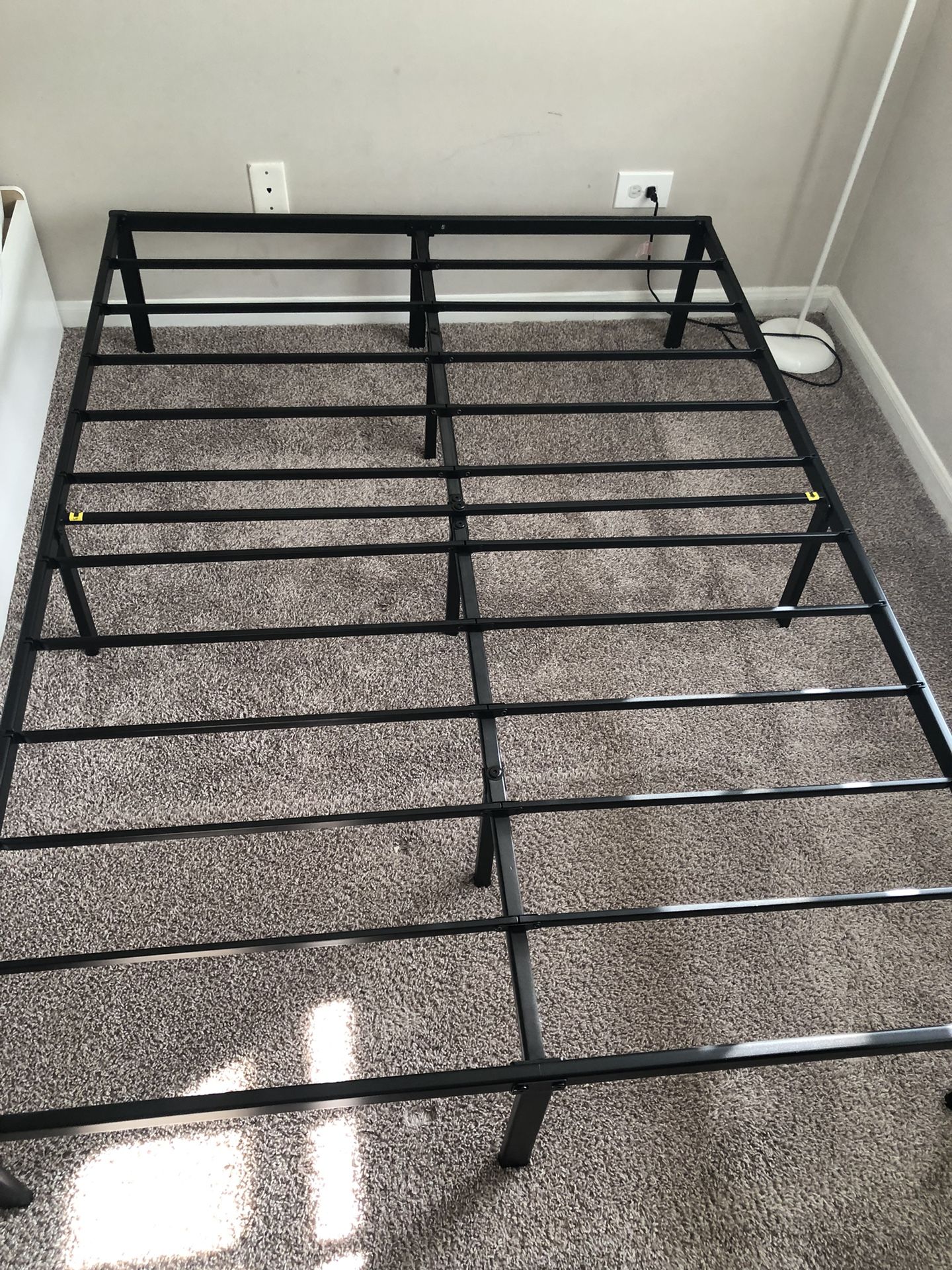 Full Size Metal Bed Frame WITH 2 Drawers