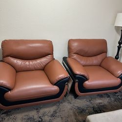 Excellent Condition Twin Love Seats