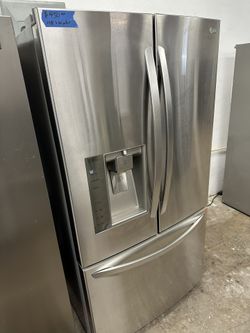 LG Stainless Steel French Door Refrigerator W Ice & Water 