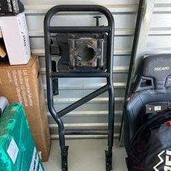 01-04 Pathfinder Tire Carrier