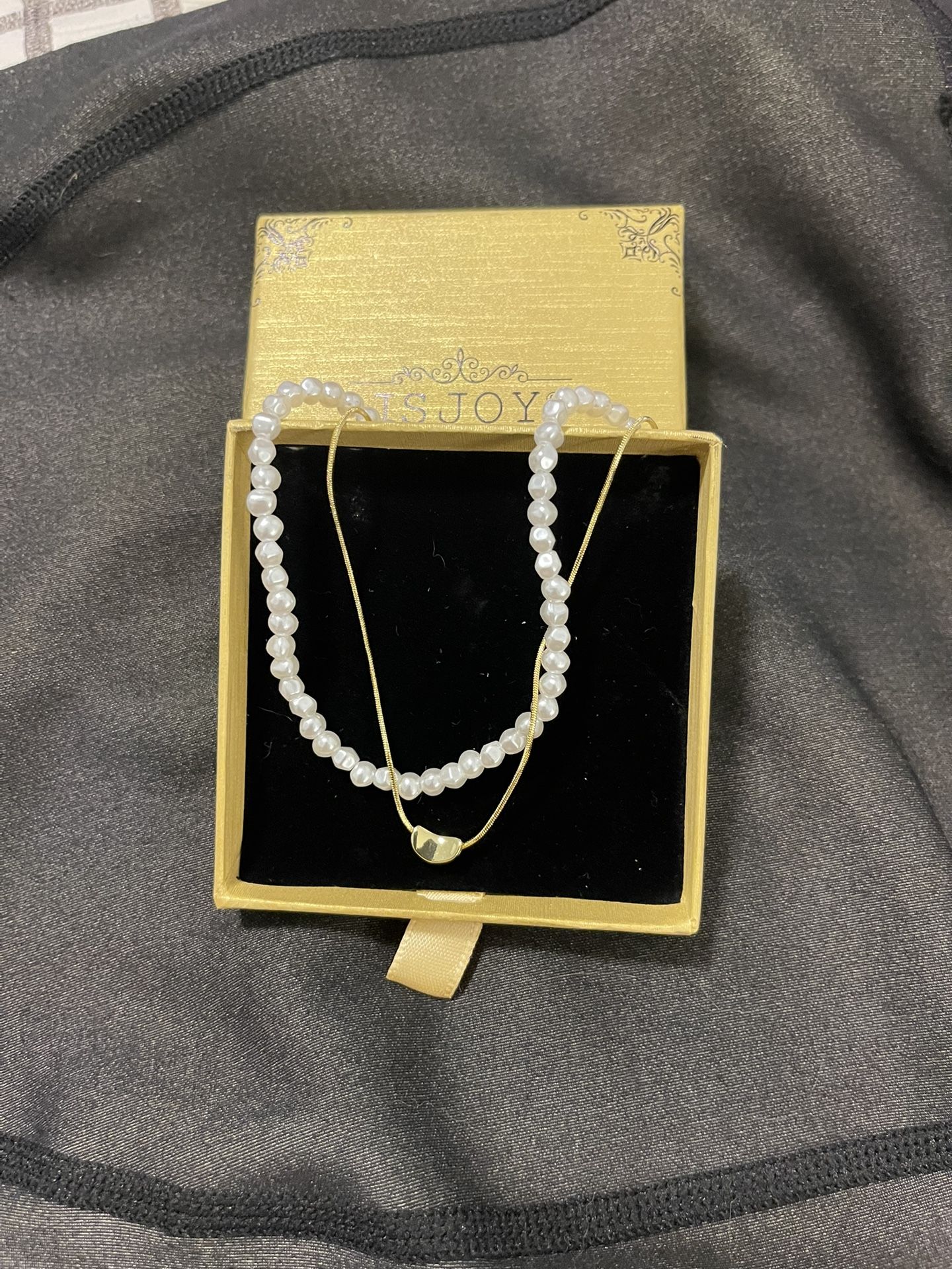 Gold And Pearl Set.