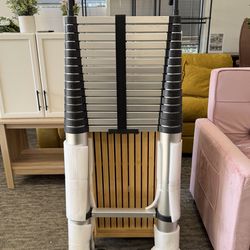 🪜20.6FT/ 6.3M Telescoping Ladder with Hooks 🪜Adjustable Multi-Purpose Aluminum Extension Ladder with Stabilizers & Wheels, Heavy Duty 330 lbs Capaci