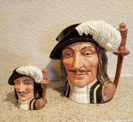 ROYAL DOULTON larg and small Toby Mug "Athos" 1955