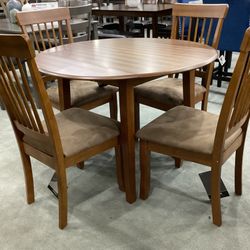 Berringer 5pc Round Dining Room Table Set