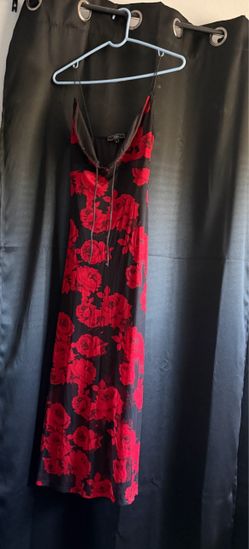 Black dress with red roses
