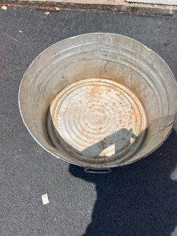 Galvanized bucket