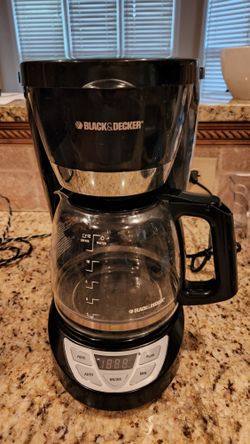 Black & Decker 12 Cup Coffee Maker Model CM1050B for Sale in