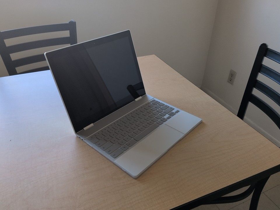 Google Pixelbook 12.3" Core i5 7th Gen 1.2 GHz 8 GB RAM 128GB SSD Laptop