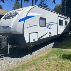 2020 Forest River Cherokee Alpha Wolf 27 RK-L With ProPride Anti-Sway Hitch