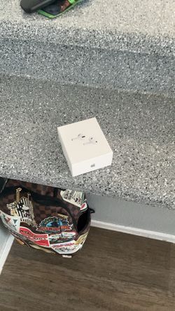 Apple AirPods Pro – Excellent Condition with Original Box