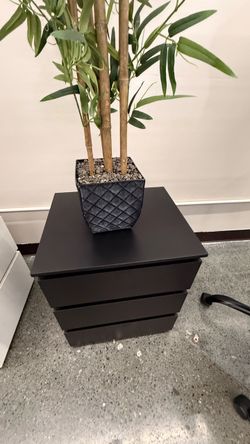 NIGHTSTAND